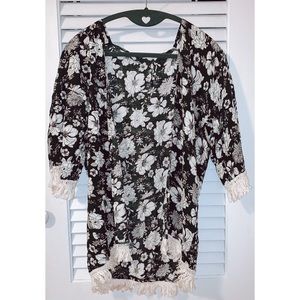 Black & White Kimono/Swimsuit Cover Up w/ Flowers